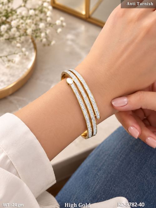 Kada for Women — video