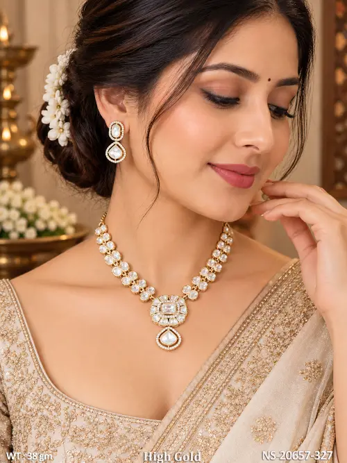 Royal Kundan Necklace Set with Matching Earrings — video