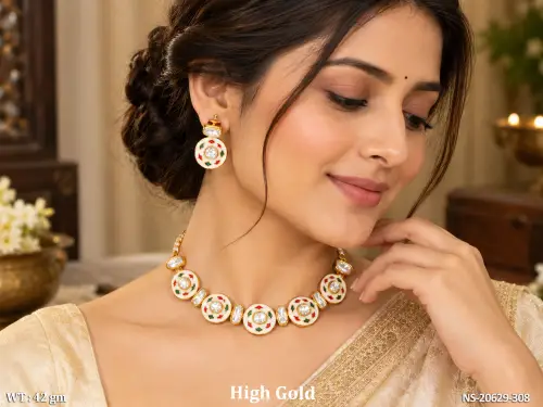 Elegant Kundan Meenakari Necklace With Earrings — video