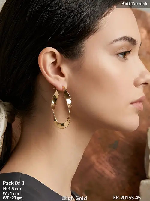 Wavy Hoop Earrings for Women — video