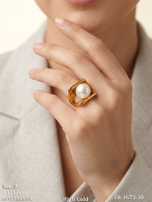 White Statement Finger Ring with Pearls