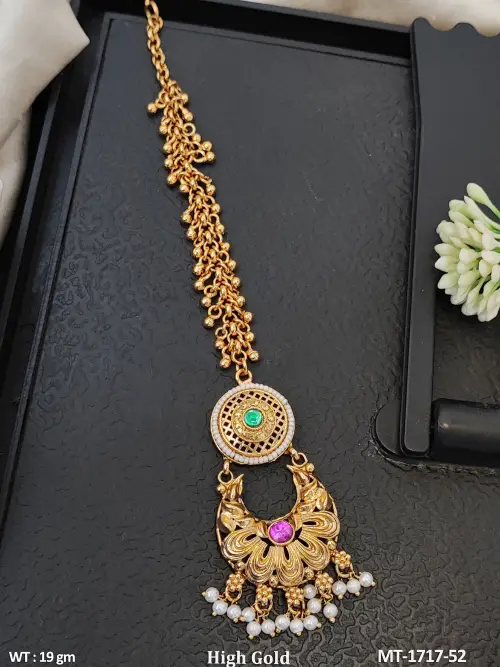 Regal Stone-Studded Maang Tikka